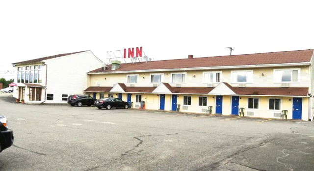 Budget Host Airport Inn, Забронировать Мини-отель  