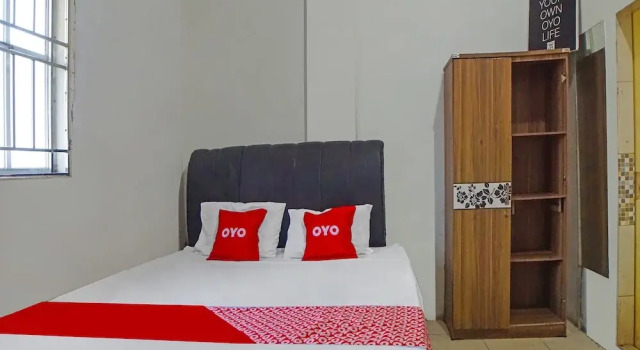 OYO 92403 Gatsu Homestay, Rezerwuj Hotel Medan Sumatra