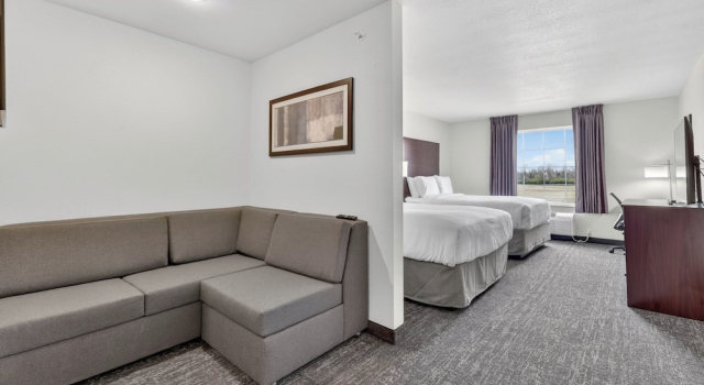 Четырёхместная студия Cobblestone Hotel & Suites - Eaton