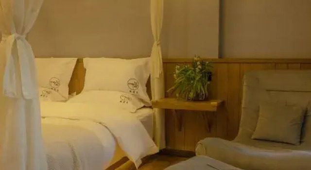 Семейный люкс с видом на сад Sanju Boutique Hotel