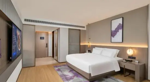 Кровать в общем номере (женский номер) Lavande Hotel ( Shenyang Beiling Park COFCO Plaza )