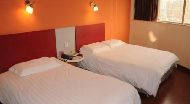 Motel 168 (Hangzhou East Railway Station), Забронировать Мотель Отели Цзянган с парковкой, Парковка