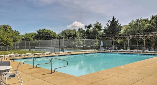 Апартаменты Pool Access & Deck: Bethany Beach Gem