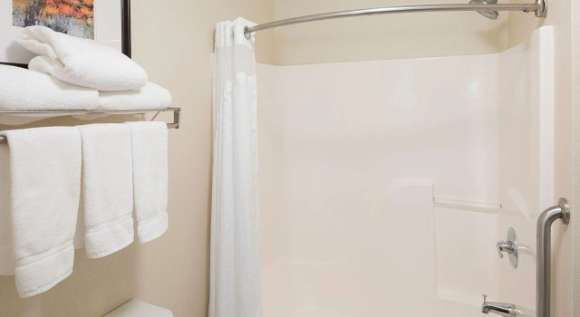 Четырёхместный номер Standard Holiday Inn Express & Suites East Greenbush Albany-Skyline by IHG