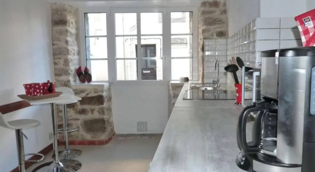 BOTOÙ KOAD, maison 2 ÉTOILES, WIFI gratuite, la MER, boulangerie, marché quotidien à 100 pas, Rezerwuj Hotel Douarnenez 
