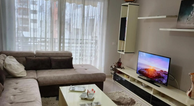 1-bedroom rental unit in Tirane, Забронировать Отель Отели области Тираны с парковкой, Парковка