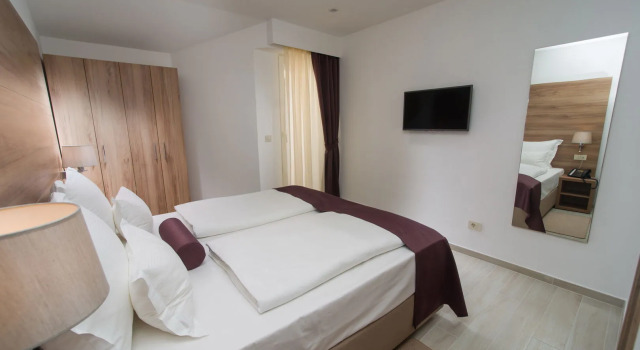 Hotel Biokovo, Забронировать Отель Отели Макарска по системе «всё включено», рядом с Набережная Рива (Макарска), Всё включено