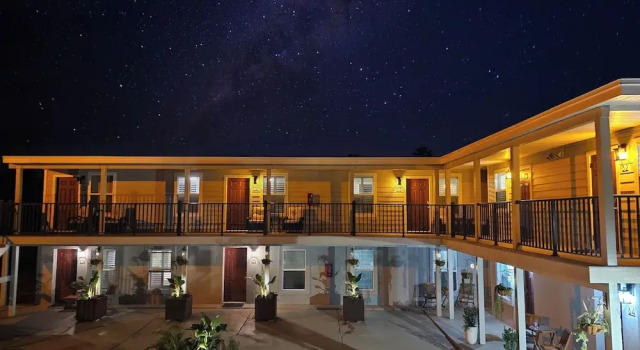 Beach 5 Villas - Immaculate 300 steps from the Ocean