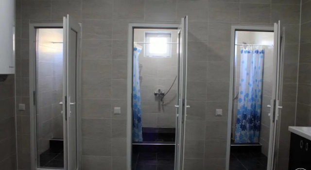 Кровать в общем номере KbH-Karakol based Hostel