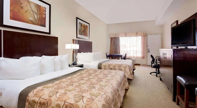 Четырёхместный номер Standard Ramada by Wyndham Lac La Biche