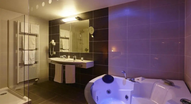Полулюкс Hotel Europe