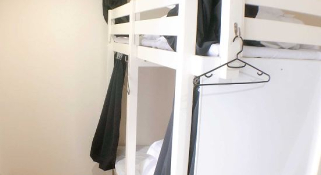 Кровать в общем номере (женский номер) HOSTEL198