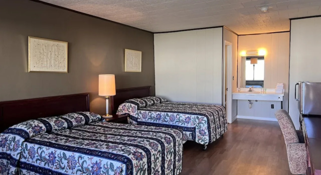 Четырёхместный номер Standard Glenwood Inn - Stroudsburg