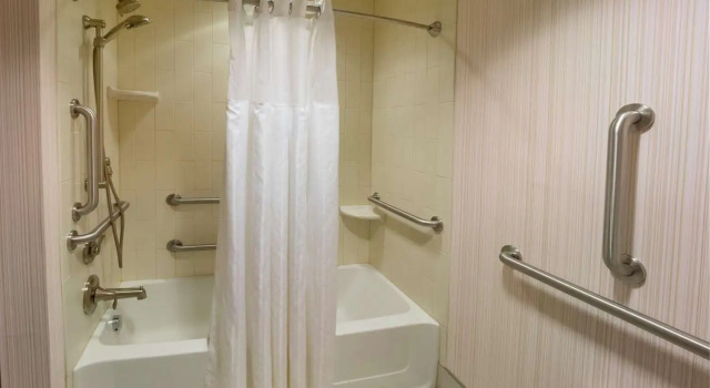 Номер Standard с видом на город The Hilton Garden Inn Buffalo-Downtown