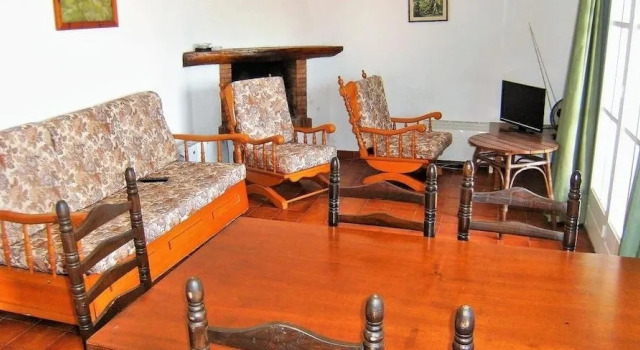 Casa con jardín y parking exterior cerca del mar, Забронировать Отель Отели Baix Empordà 3 звезды, 3*