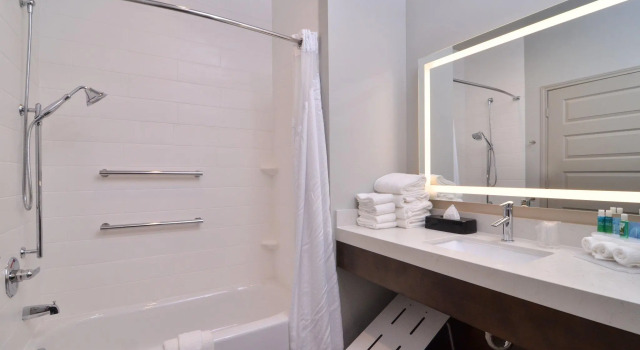 Двухместный люкс Holiday Inn Express & Suites Houston E - Pasadena by IHG