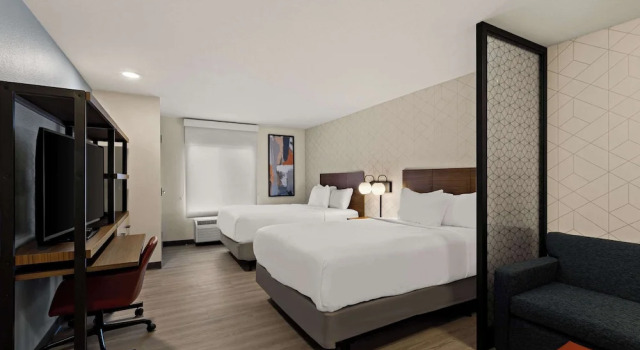 Четырёхместный люкс Everhome Suites Temecula Wine Country
