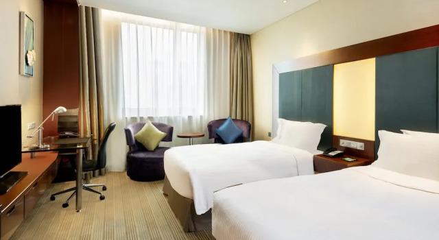Двухместный номер Bath Shower Combination Premium Holiday Inn Shanghai Pudong by IHG