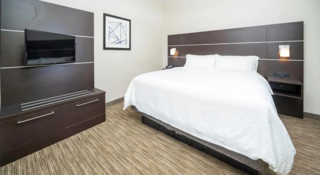 Люкс Holiday Inn Express Clayton Southeast Raleigh by IHG
