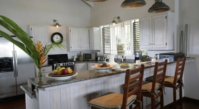 Вилла Villa Kessi - Beautiful Caribbean Style Family Villa 3 Bedroom Villa by RedAwning