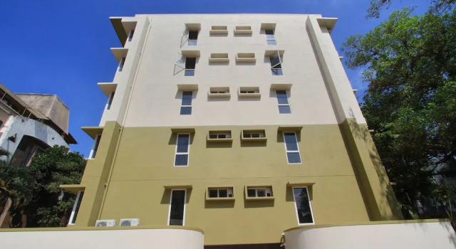 OYO 10379 Hotel Varcity Sapphire