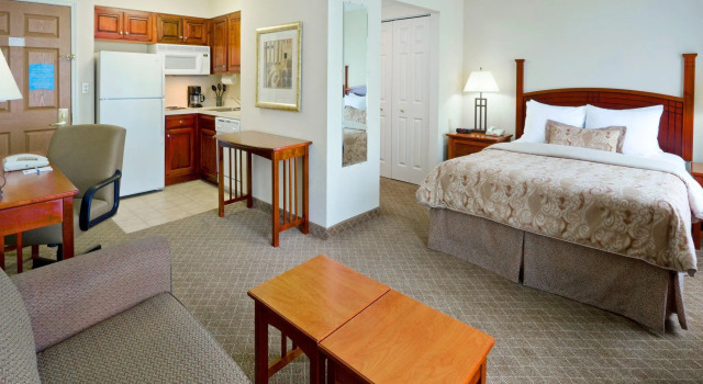 Двухместный люкс Staybridge Suites Cranbury - South Brunswick by IHG