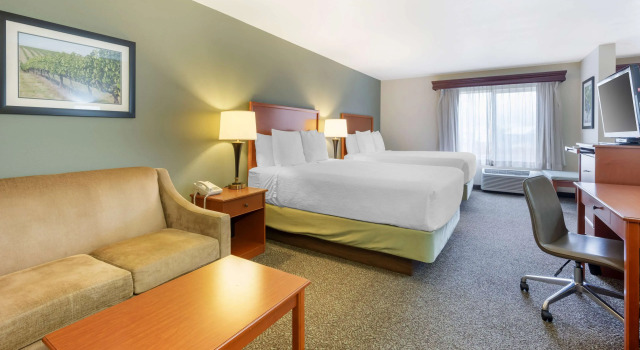 Четырёхместный номер Standard Best Western PLUS Walla Walla Suites Inn