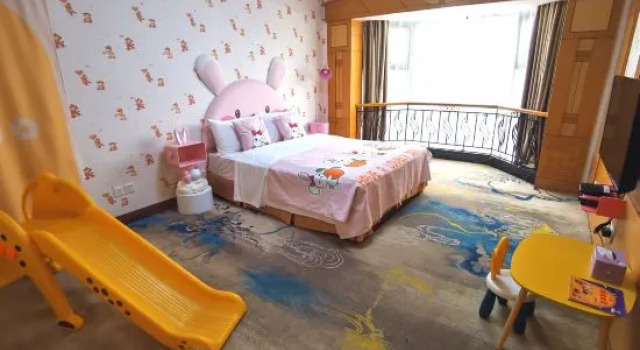 Семейный люкс Comfort c 1 комнатой Liuzhou Grand Hotel