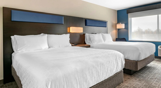 Четырёхместный номер Standard Holiday Inn Express and Suites Lancaster - Mount Joy
