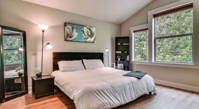 Walk to Park & Creekside Trails! Modern Sandy Home, Prenota Casa vacanze Sandy Mount Hood