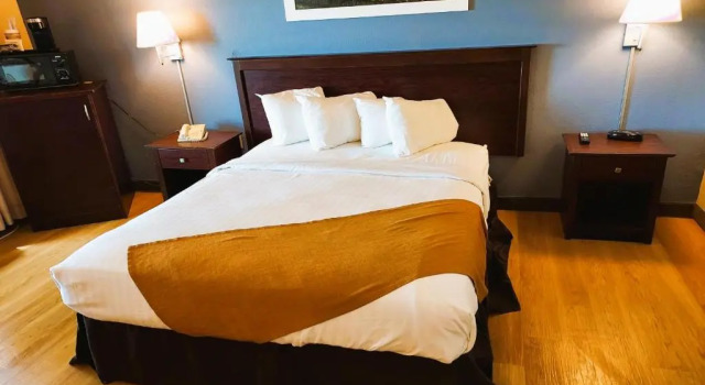 Двухместный номер Standard McPherson Inn