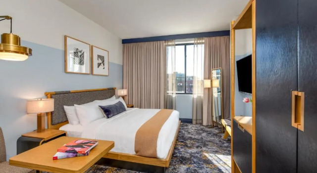 Deluxe Zimmer Clayton Hotel & Members Club