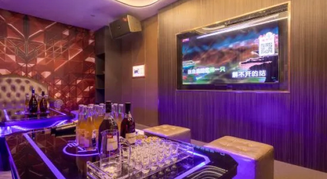 Tianzhu Holiday Hotel (Guangzhou North Railway Station Huadu Square), Boek Hotel Hotels in Guangdong met parkeren, Parkeren