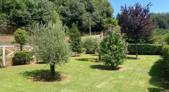 Casetta Santa Fortunata Guest House, Rezervați Pensiune Hoteluri în Sutri cu parcare, Parcare