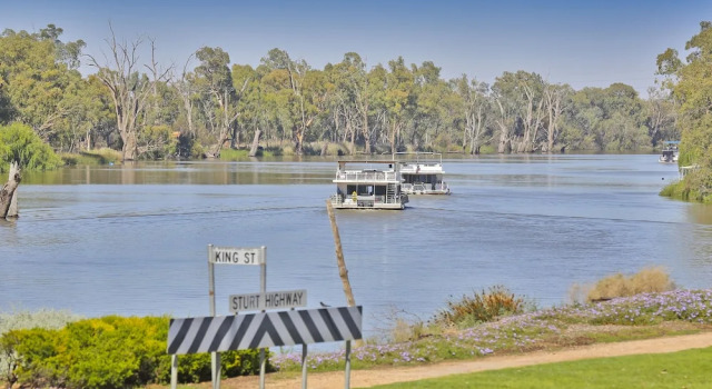 Номер Deluxe с балконом и с видом на реку Mildura Riverview Motel