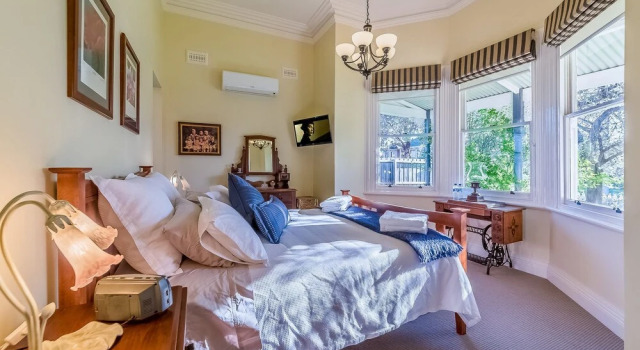 3 Genesta St, Cowes - Federation Home, Book Apartment Cowes 