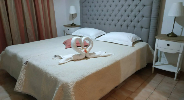 Eleni's Garden & Castello Suites