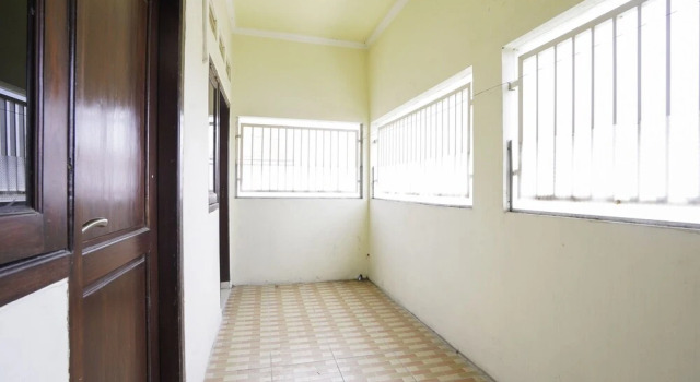 Madina Residence by OYO Rooms, Prenota Hotel Hotel a Sidoarjo con parcheggio, Parcheggio
