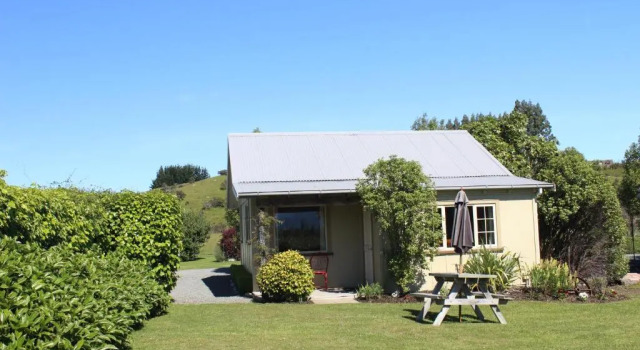 Коттедж Superior Blue Thistle Cottages