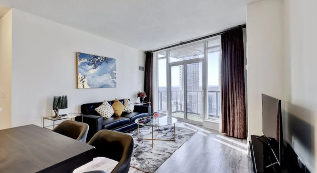 Grand Royal Condos -Mississauga SQ One, Varaa Hotelli Mississauga 