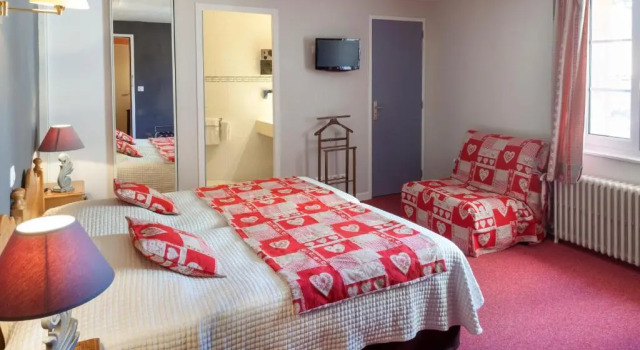 Трёхместный номер Classic Logis Auberge le centre poitou