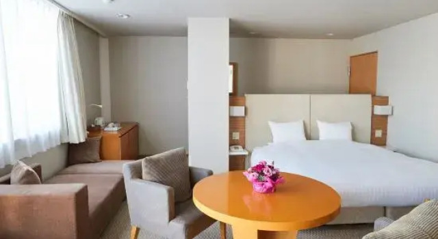 Полулюкс Hotel Crystal Palace