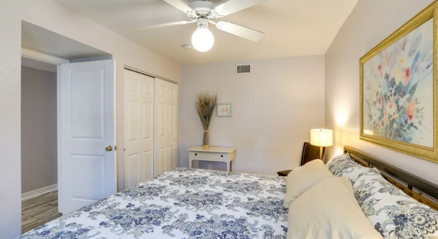Florida Vacation Rental w/ Patio & Outdoor Kitchen, Book Hotel 3-stjernede hoteller i Largo, 3*