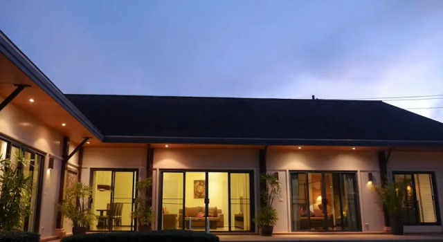 Vacation Pool Villa Naiharn Phuket