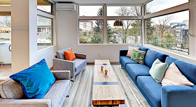 New ! Private Rooftop Deck W/ City Views 3 Bedroom Townhouse