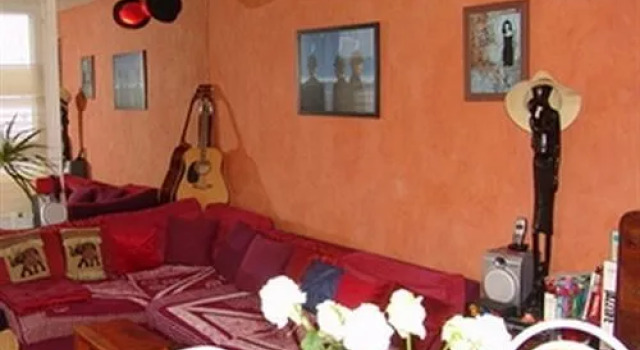 Bed  Breakfast Pere Lachaise, Забронировать Отель Париж Иль-де-Франс, рядом с Бузенваль