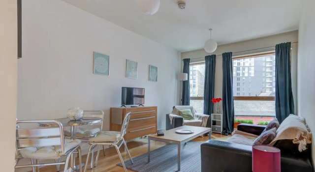Spacious 1 Bedroom Flat for 2 in Manchester, Забронировать Отель Манчестер Большой Манчестер, рядом с Район Гей-виллидж в Манчестере