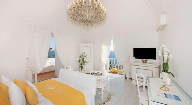 Двухместный номер Deluxe с балконом и с видом на море Villa Yiara