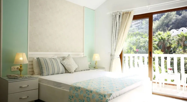 Двухместный номер Flamingo Superior с видом на бассейн Flamingo Hotel & Spa - Pet Friendly