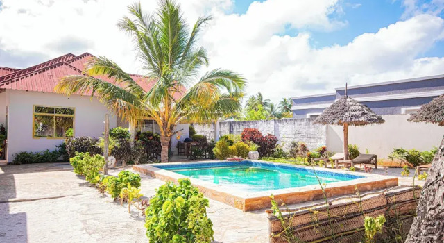 Pongwe Beachfront Villa, Book Villa 3-stjernede hoteller i Kati, 3*